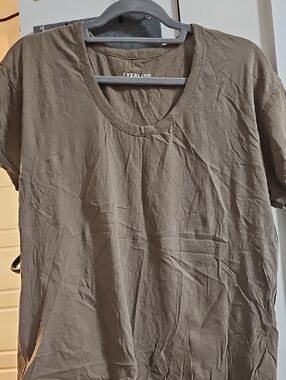 Everlane Olive Tee Short-Sleeve Crew Neck